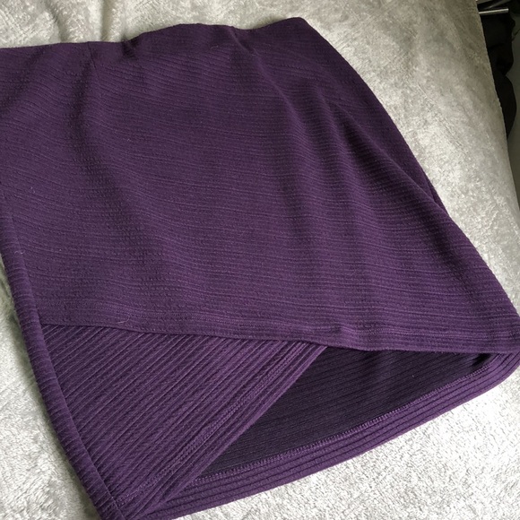 Dynamite deep purple tight skirt M - Picture 2 of 4
